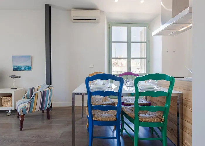 C20 - Adorable In The Center With Sun Terrace